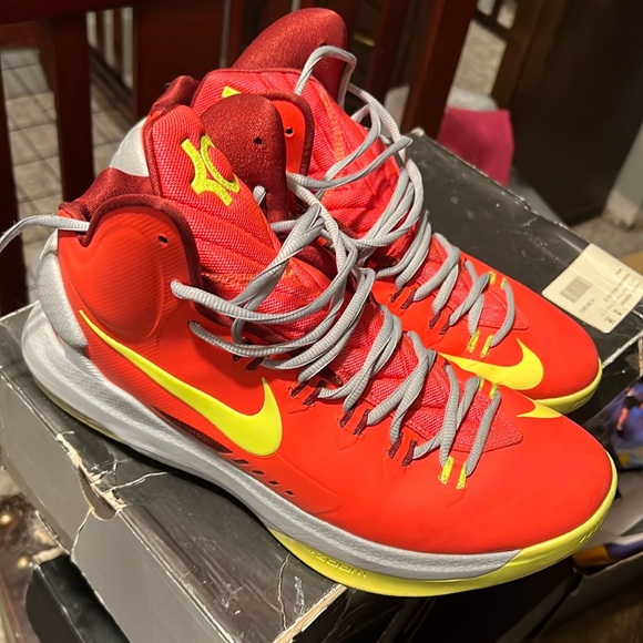 Kevin Durant Nikes - Picture 1 of 2